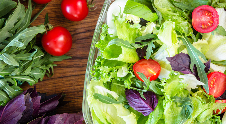 סלט עלים ירוק בניחוח איטלקי