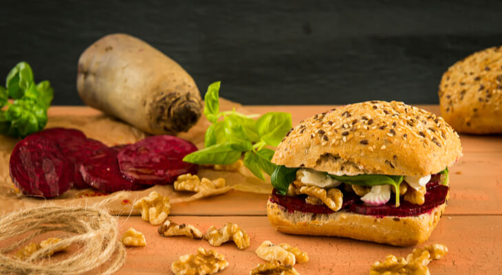 סלט סלק ופטה