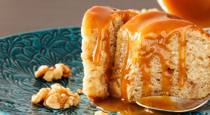 עוגת דבש מתובלת בציפוי גנאש בלונדי