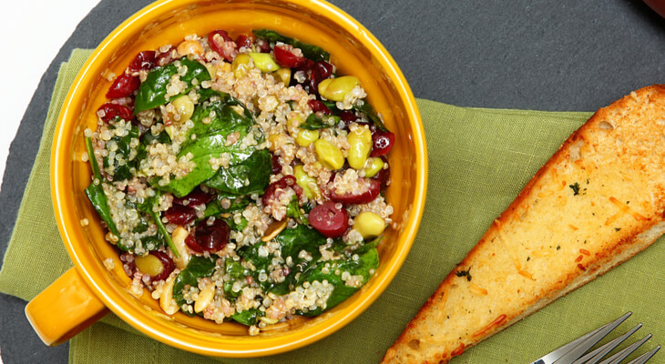 סלט בורגול וחמוציות