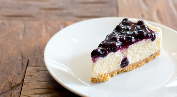 עוגת גבינה ופירות יער