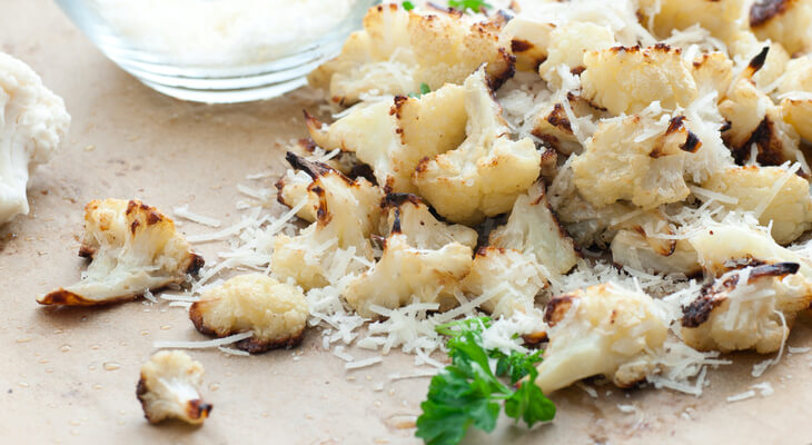 כרובית צלויה בתנור עם פרמזן