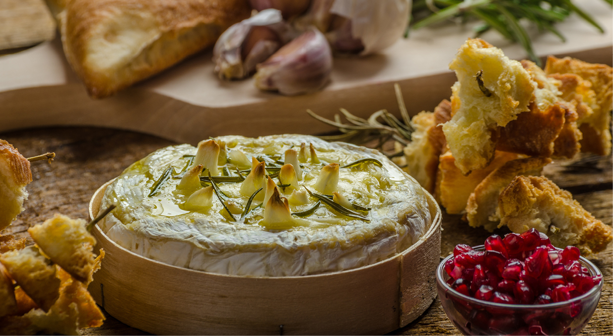 גבינת ברי אפויה עם שום ודבש