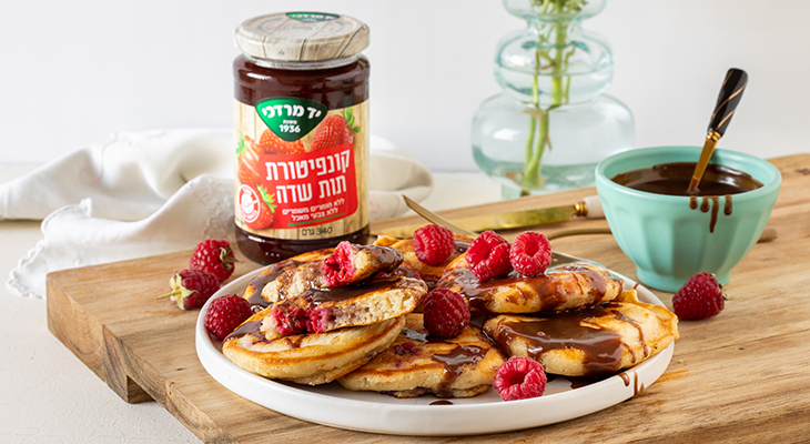 פנקייק אוורירי במיוחד, בשילוב תלוליות קונפיטורה