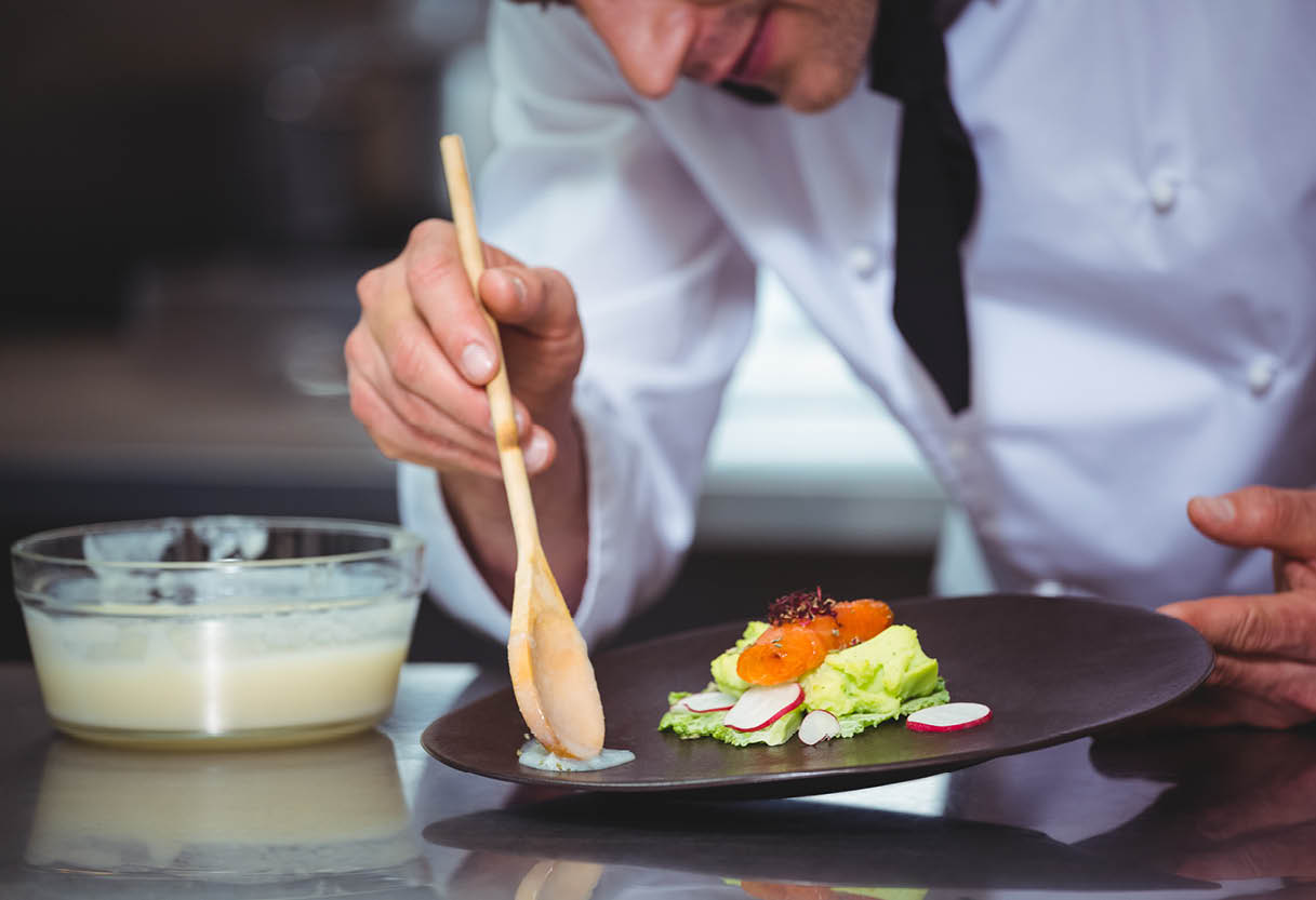 אמנות הצילחות: הטריקים שיקשטו לכם את ארוחת החג