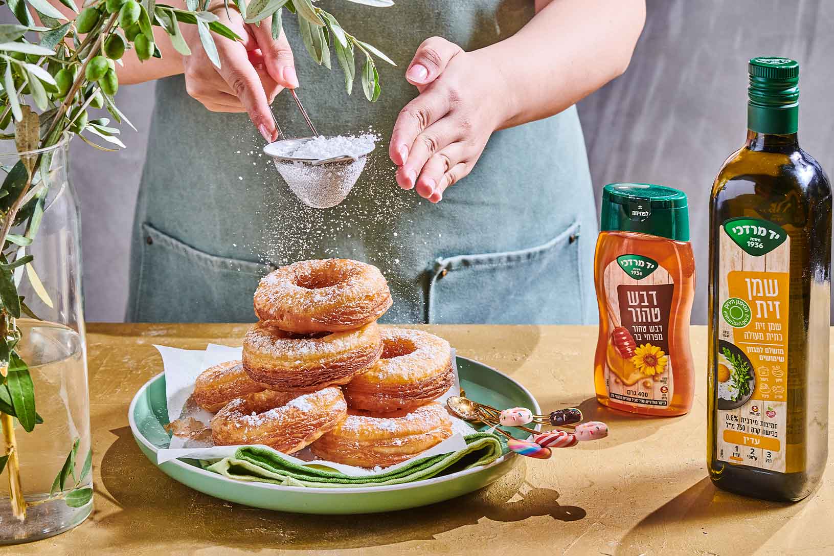 קרונט – שילוב מושחת של קרואסון ודונאטס מבצק שמרים