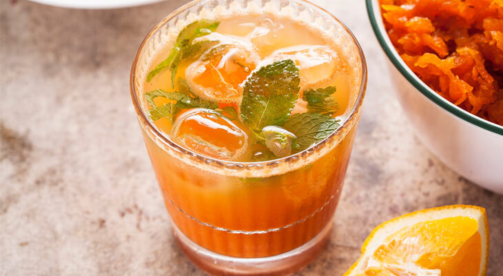 משקה מרענן של דבש צ'ילי לימון וג'ינג'ר