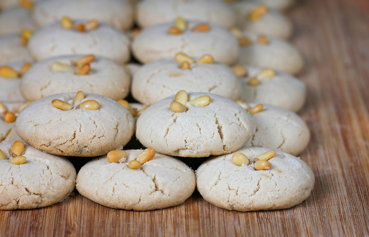 עוגיות חלבה, דבש ואגוזים